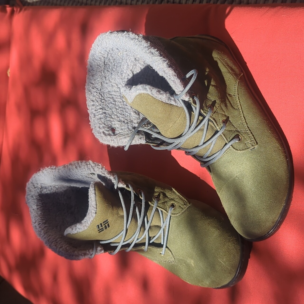 Columbia boots sz 9
